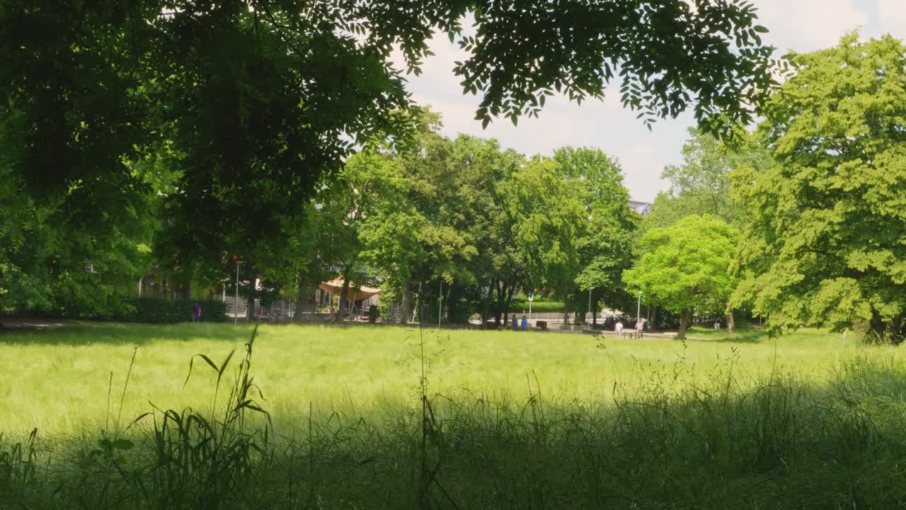 독일 의 울창 하고 푸른 도시 공원