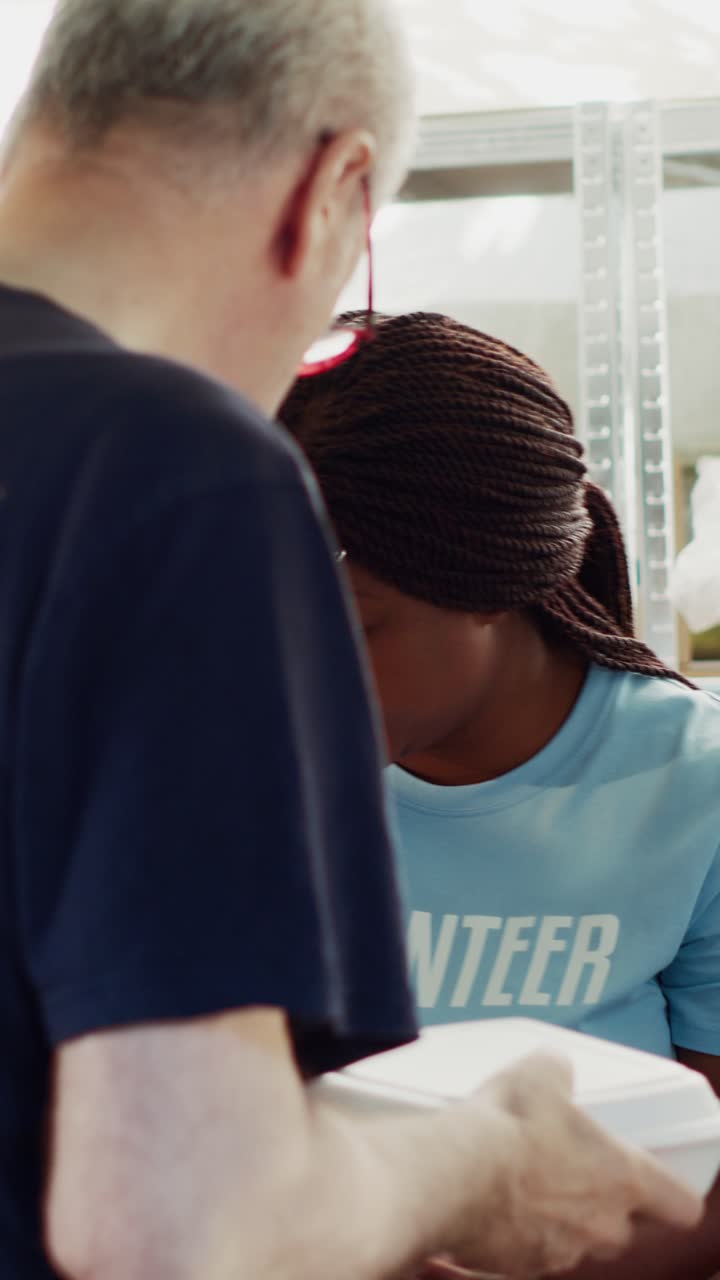 Vertical video Food distribution: Assisting poor people