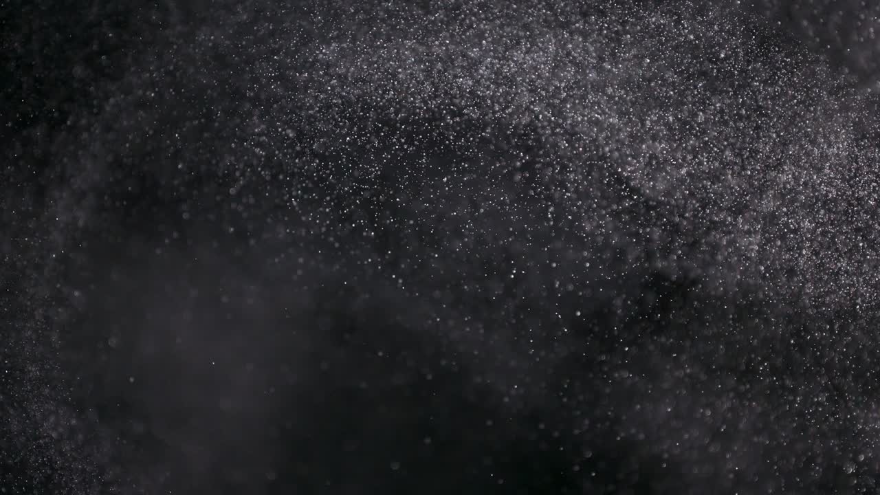 polvo aislado sobre un fondo negro