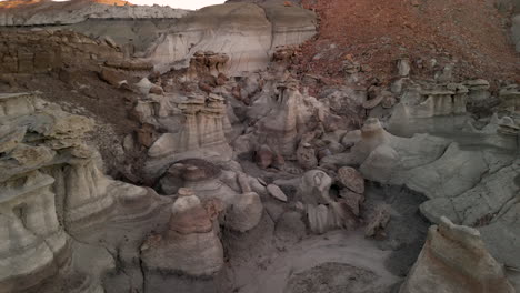 bisti de-na-zin wilderness - canyon crumble hoodoos pivot up