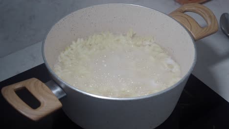 boiling pasta