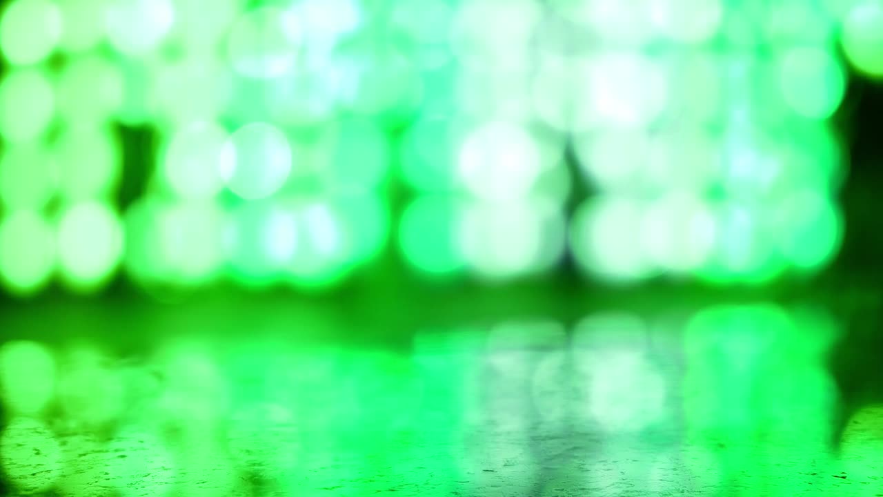 зеленый абстрактный боке фон света от тайского фонаря ланна ночью. концепции празднования в фестивале yi peng.