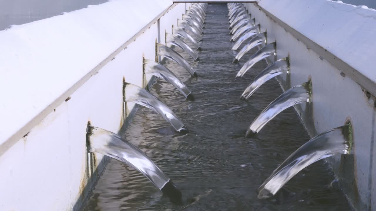 aguas residuales en la planta de tratamiento de aguas residuales.