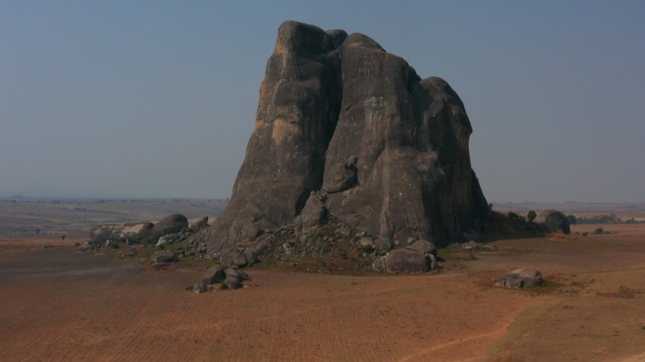 left rotation on African rock, Angola 1