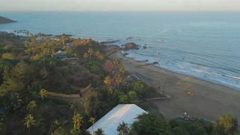 Chapora-Strand-Breit-Bis-Nahaufnahme-Aus-Der-Vogelperspektive-In-Goa,-Indien