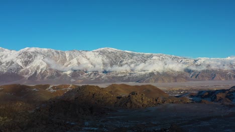 vista panorámica de la cordillera nevada - plano general