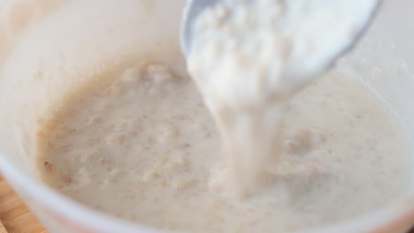 making creamy oatmeal: a simple breakfast recipe