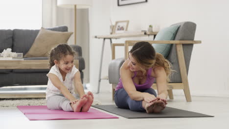 Disfrutando-Del-Mini-Yoga-Con-Mi-Mini-Yo