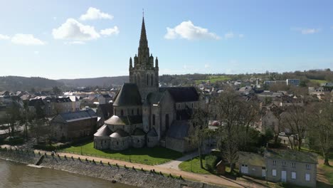 basílica de nuestra señora de avesnières, en la ciudad francesa de laval.