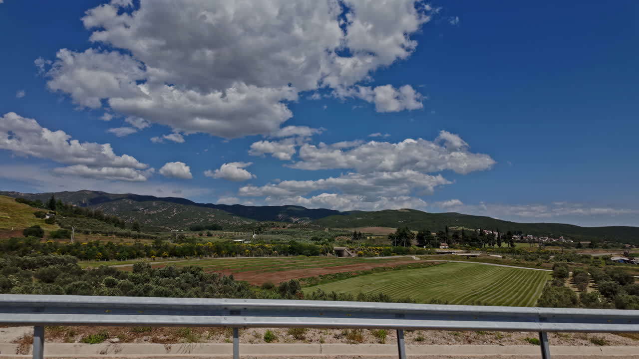 paisajes mediterráneos en las carreteras de creta, grecia