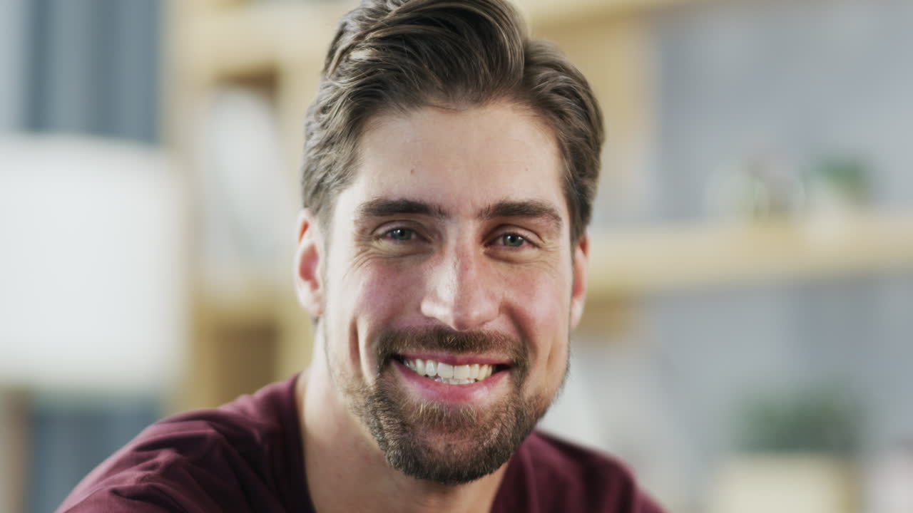 retrato de un hombre feliz