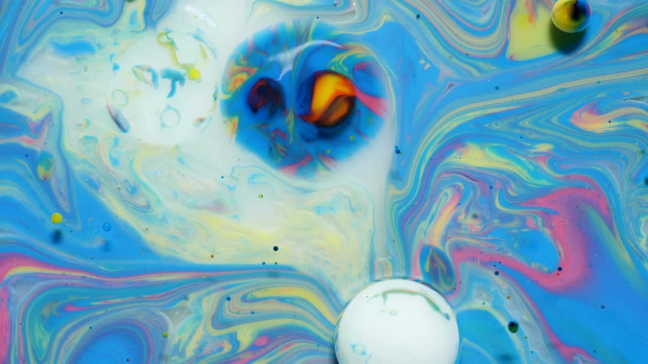 coloridas burbujas brillantes aceite hermosa pintura universo color movimiento multicolorido. pintura acrílica. universo espacial, física cuántica. fantástica superficie hipnótica. reacción química de metamorfosis.