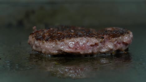 carne de hamburguesa a la parrilla para hamburguesas