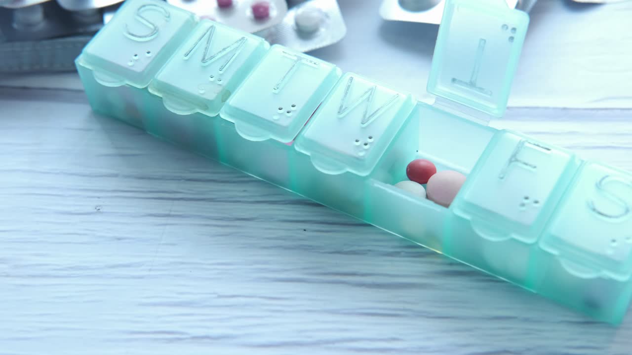 일주일 동안 약물과 함께 약을 준비합니다.