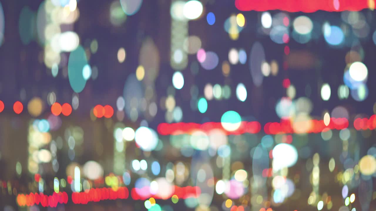 밤의 도시 불빛의 흐릿한 그림