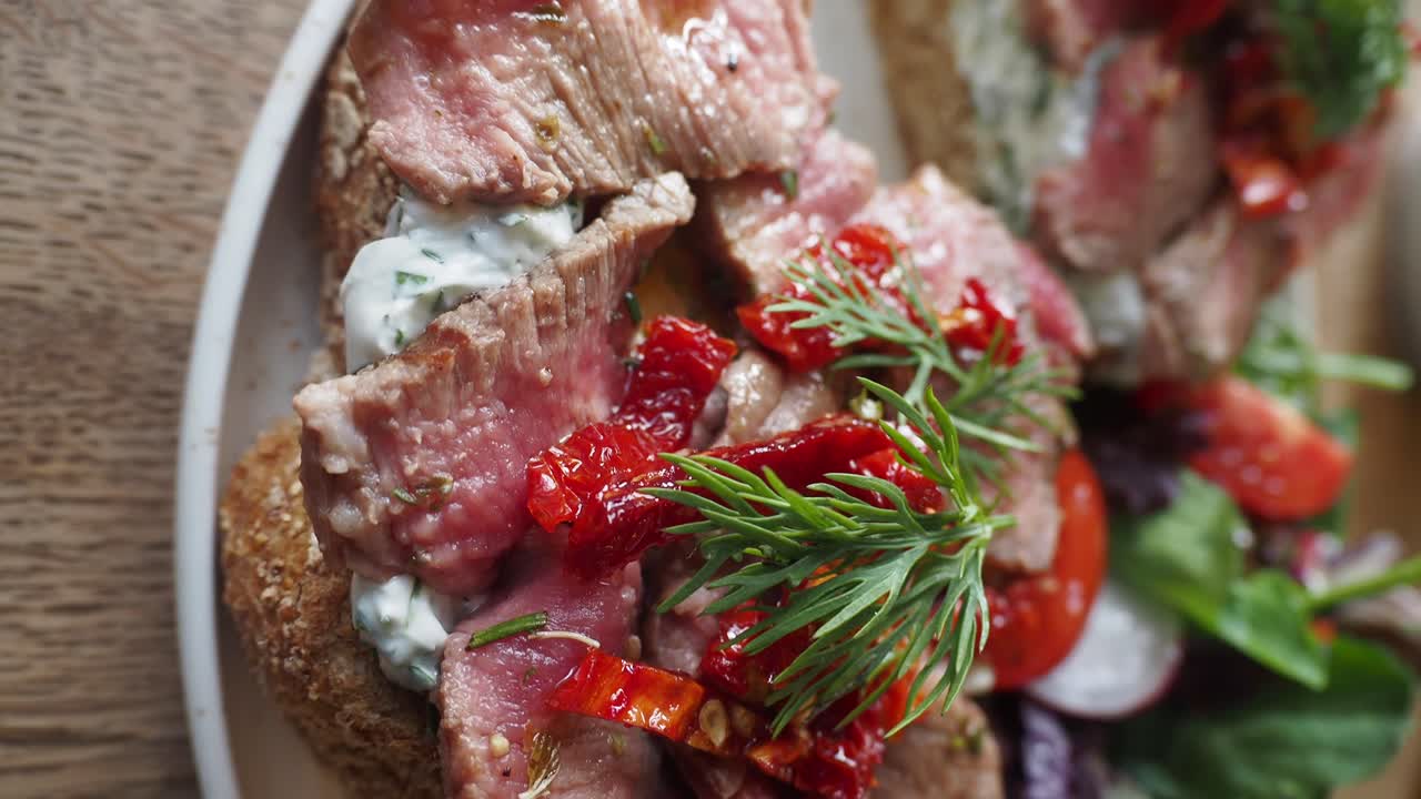 Delicious Beef Steak Sandwiches with Dried Tomatoes and Dill