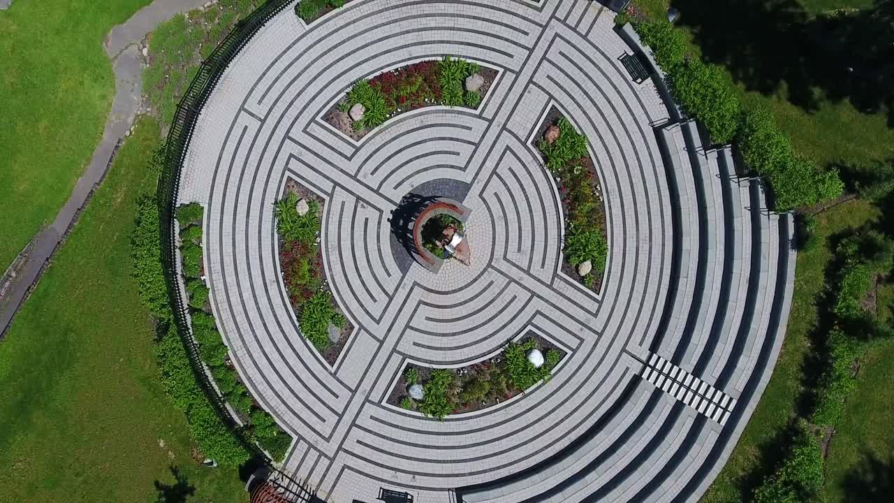 캐나다 휘트비 타운 에 있는 컬렌 센트럴 파크 의  ⁇  에서 내려다보는 모습