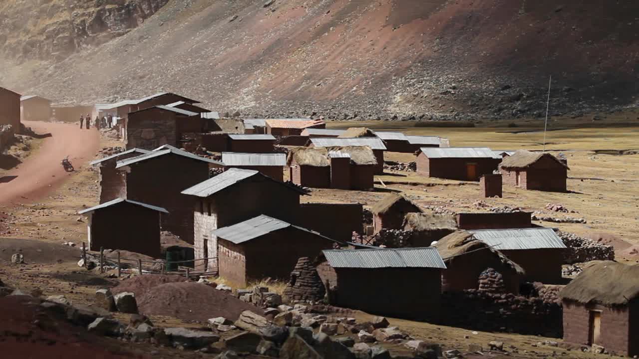 큰 빛의 마을 팬