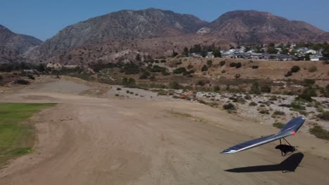 hang glider landing at sylmar hang glide park
