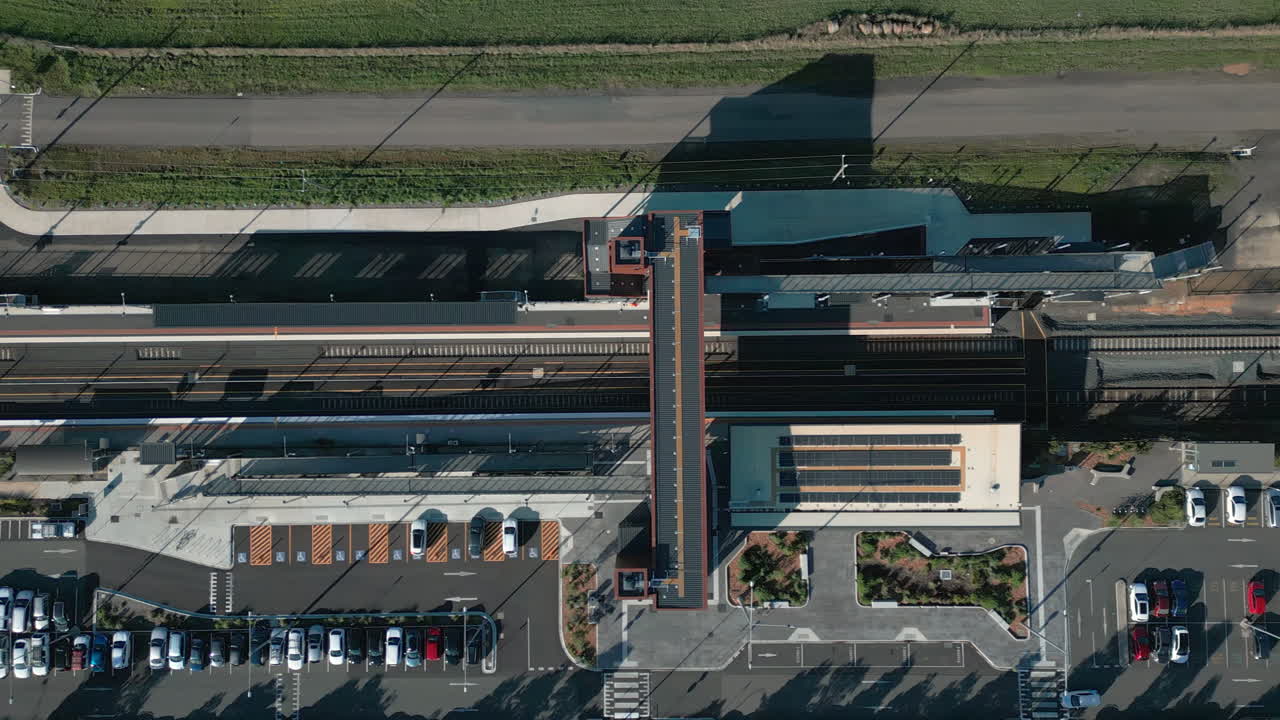 새로운 교외 기차역 바로 위 에 있는 에어리얼