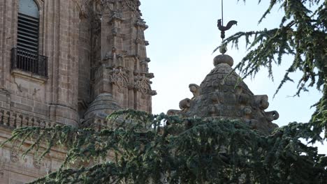 estructura románica en edificio histórico en salamanca, castilla y león, españa
