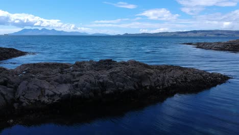 Toma-Panorámica-De-La-Costa-Azul-De-Majorelle-En-La-Isla-Del-Océano-Azul