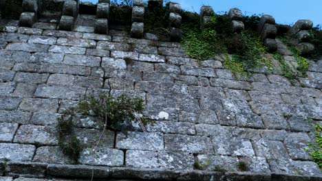 Almenas-Del-Castillo-De-Monforte,-Chaves,-Portugal