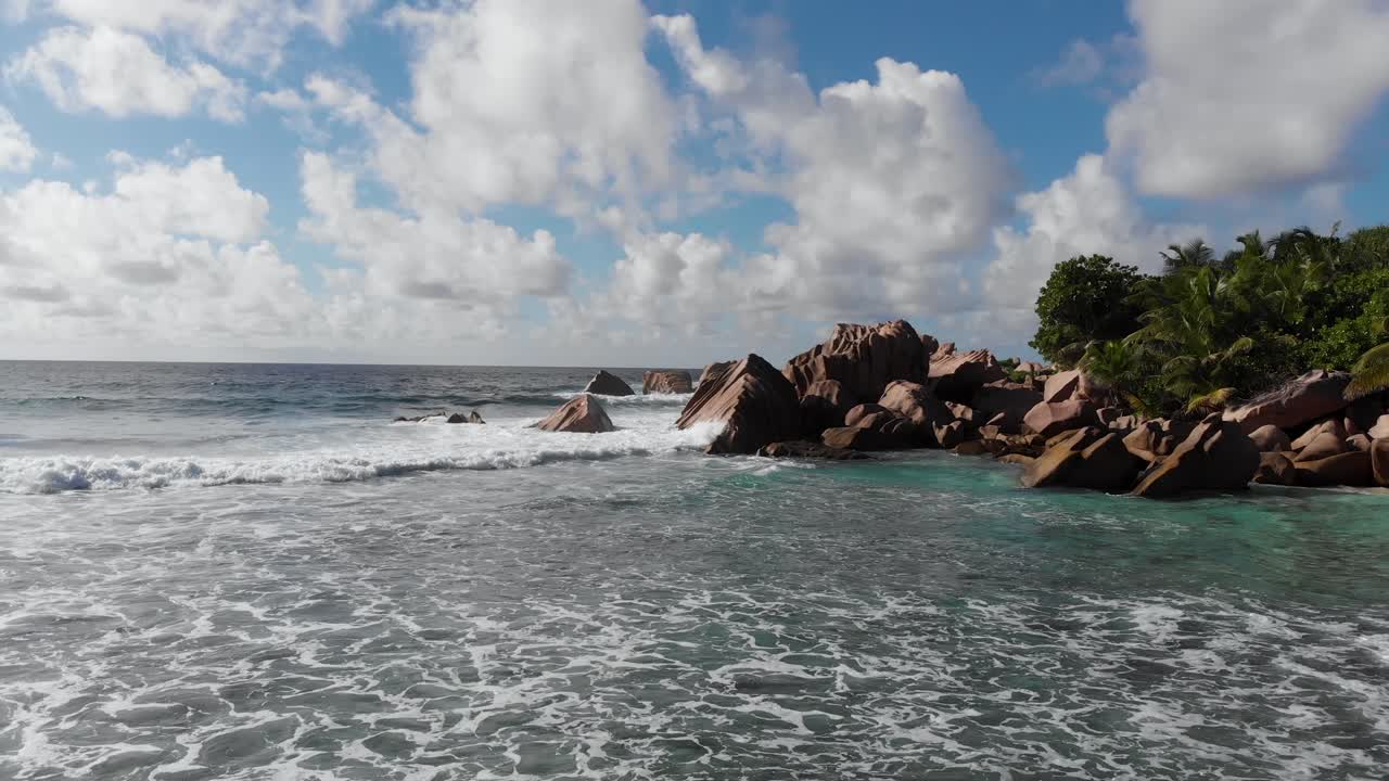 donde la tierra se encuentra con el mar