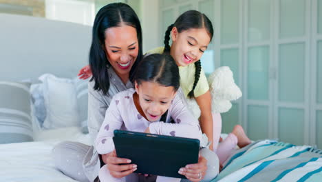 Tablet,-funny-and-mother-with-children-in-bedroom