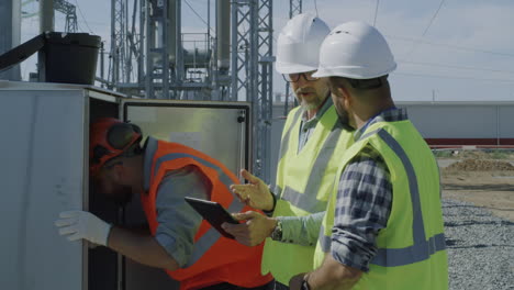 power plant maintenance team