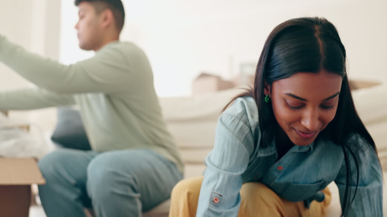 Help, moving and new house with couple packing