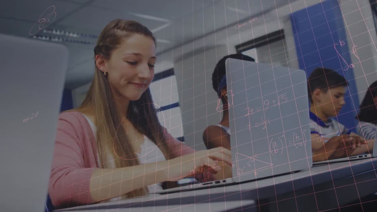 animación del procesamiento de datos matemáticos en diversos estudiantes con computadoras portátiles