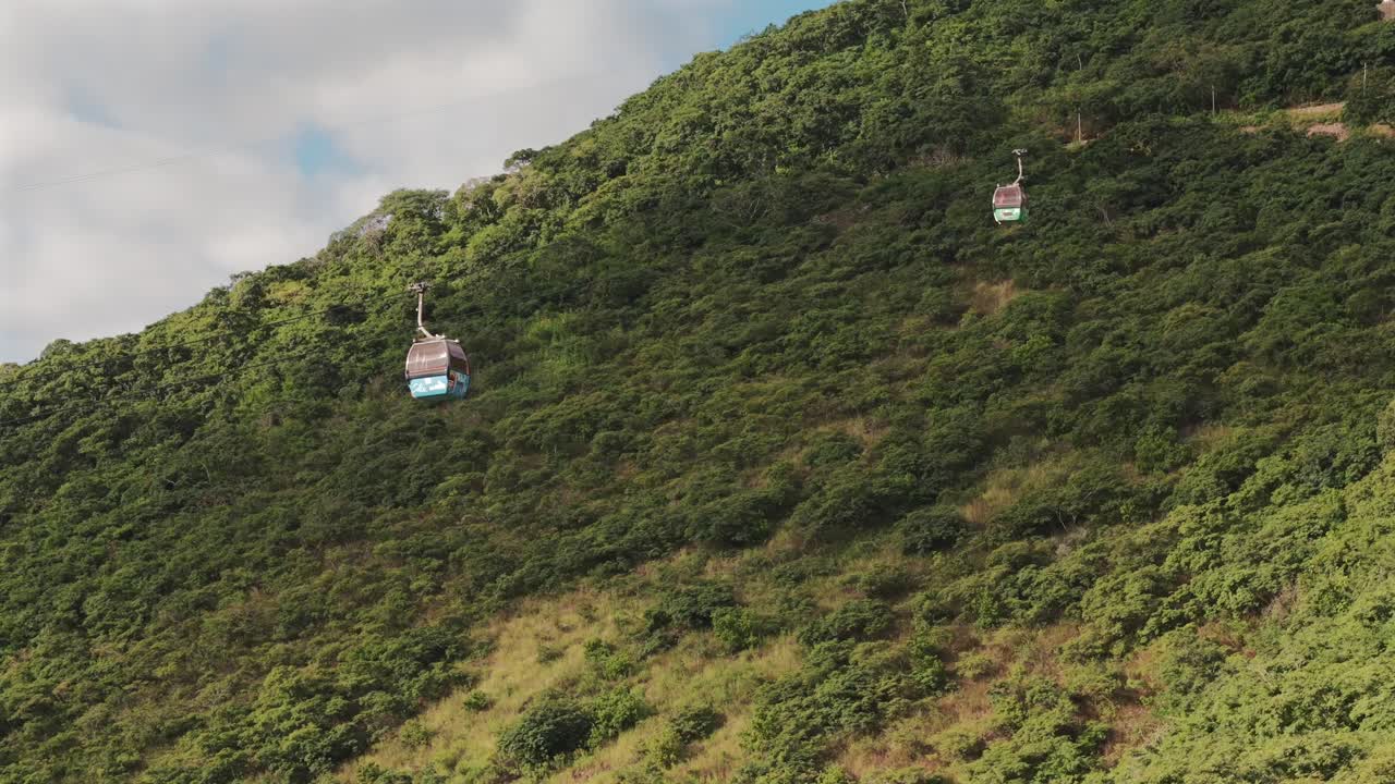 드론, 케이블카 또는 곤돌라, 산기?? 의 나무와 새, 살타, 아르헨티나
