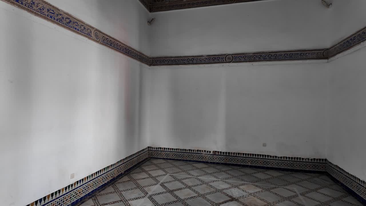 마라케시의 바디 궁전 (badi palace) 에 있는 빈 방.