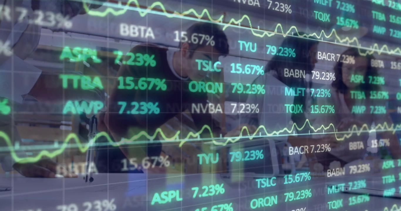Animazione dell'elaborazione di dati finanziari su persone che lavorano in ufficio
