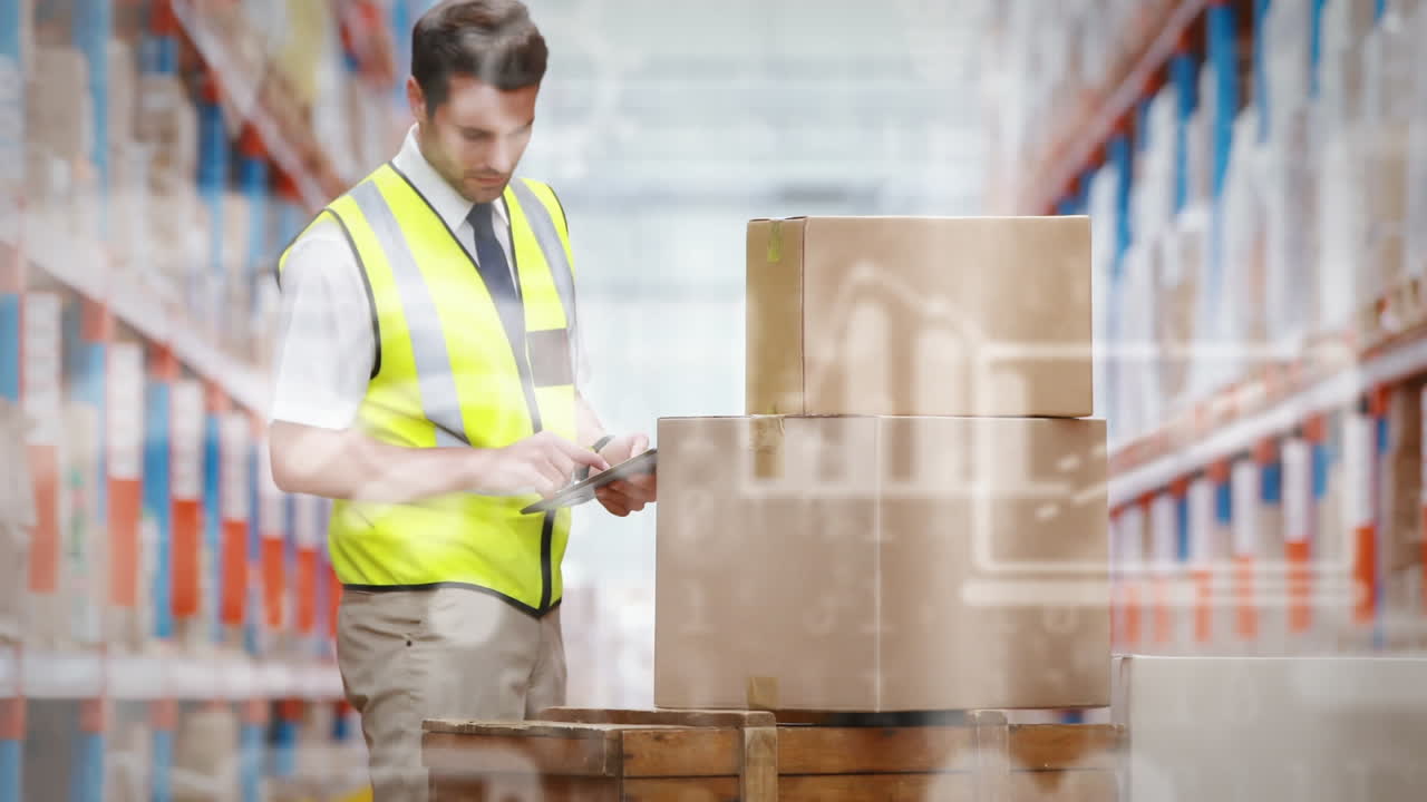 animación de iconos digitales y procesamiento de datos sobre el hombre utilizando tableta en el almacén