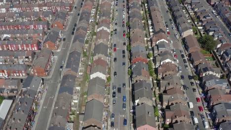 Vehículo-De-Seguimiento-De-Disparo-De-Drone-A-Través-De-La-Urbanización-Wavertree-01