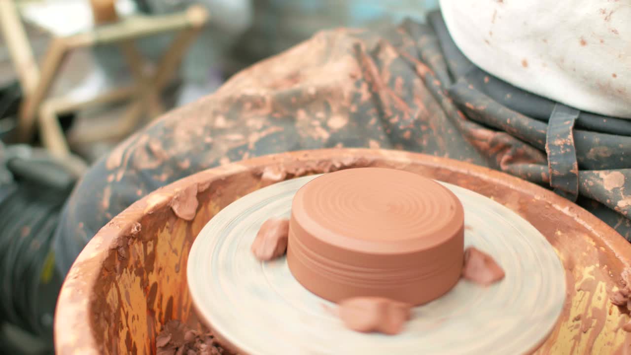 창조는 진 비를 고 있습니다.