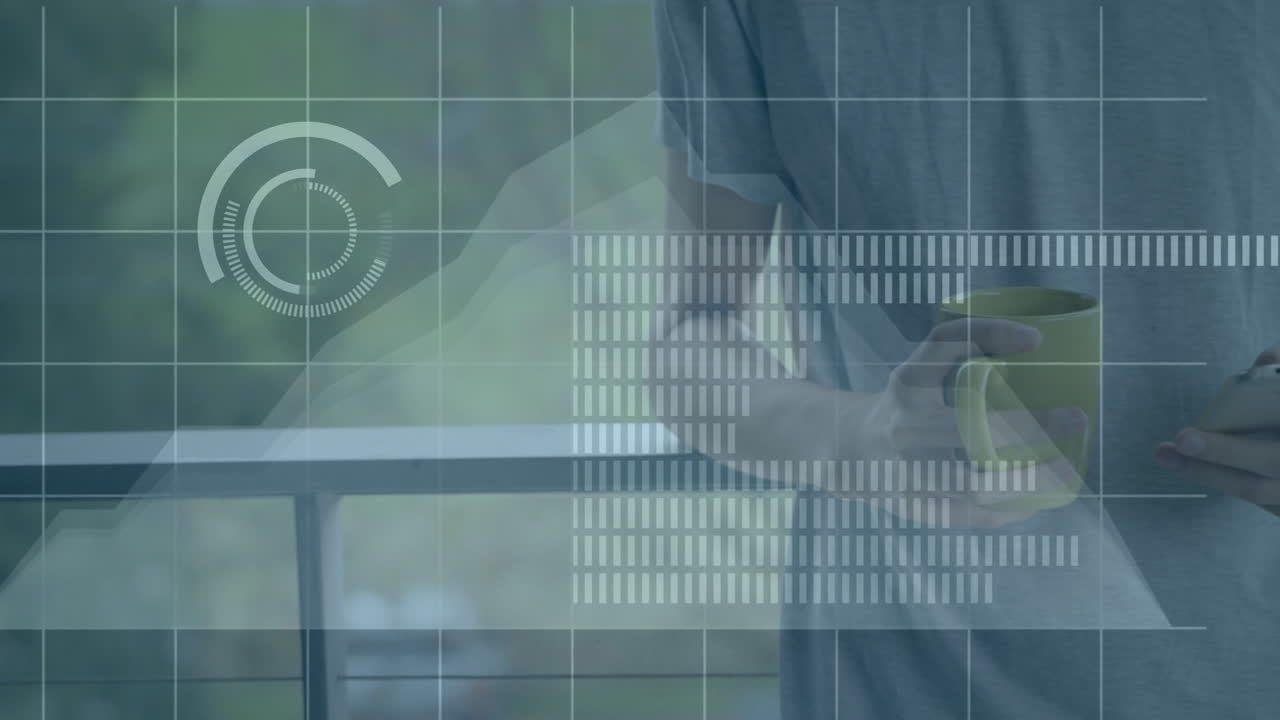 animación de diversos datos sobre las manos de un hombre caucásico usando un teléfono inteligente