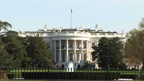 La-Bandera-Americana-Encima-De-La-Casa-Blanca