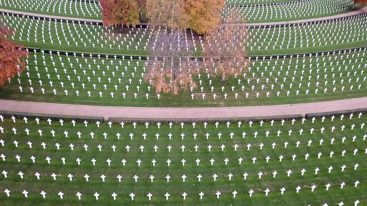 vista aérea del cementerio americano y memorial en cambridge, reino unido