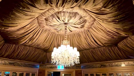 chandelier at gershwin's restaurant at the hyatt regency, perth, wa