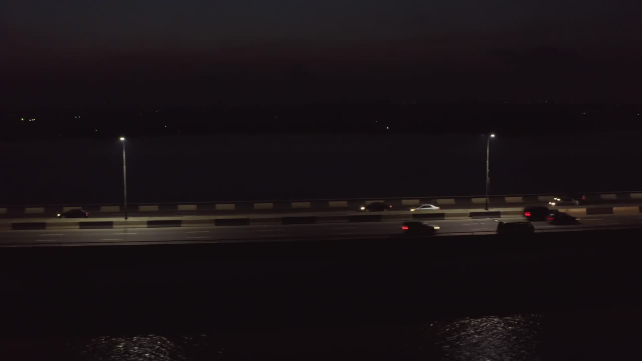 автомобильный мост ночью дрон 06