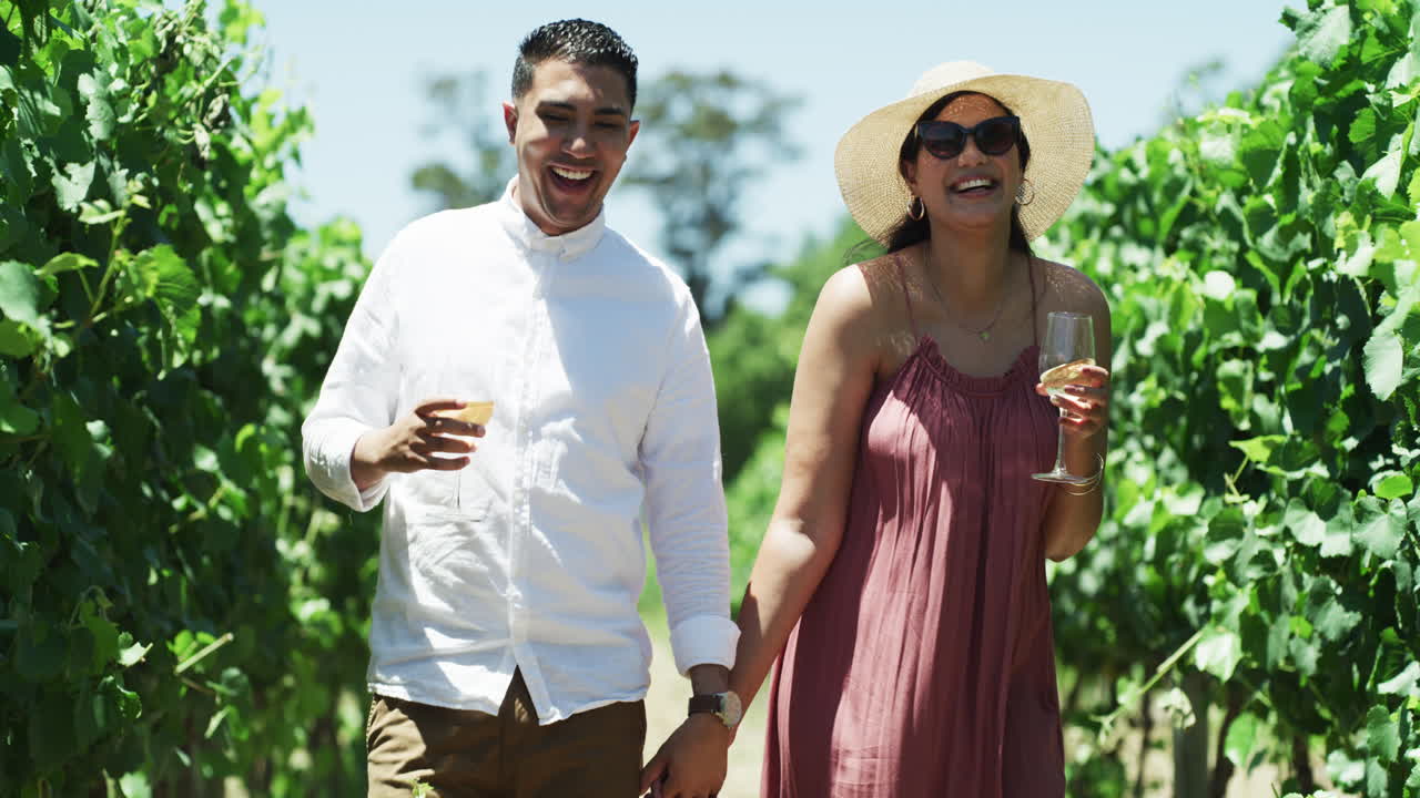 그와 함께하는 것은 놀라운 데이트에 불과합니다.