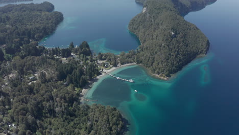 AERIAL---Nahuel-Huapi-Lake-in-Arrayanes-National-Park,-Villa-La-Angostura,-Neuquen,-Argentina,-descending