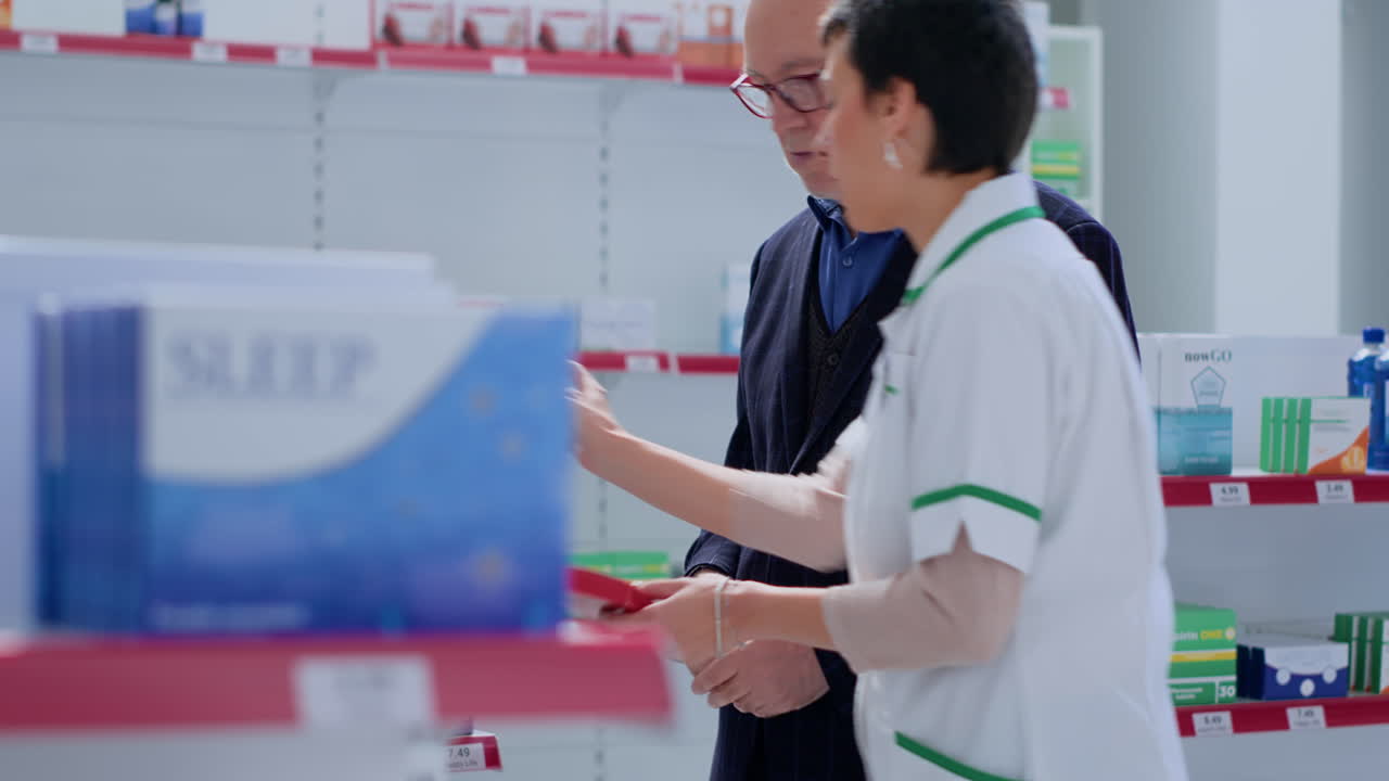 약사 조수 는 의학적 인 조언 을 제공 한다