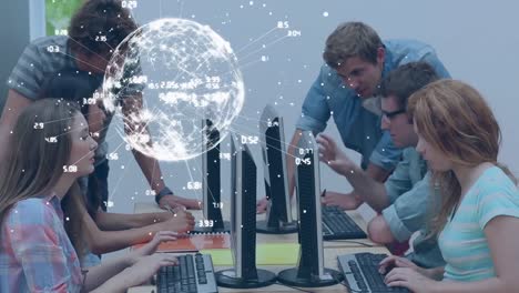 animación del globo con red de conexiones a través de diversos estudiantes que utilizan computadoras