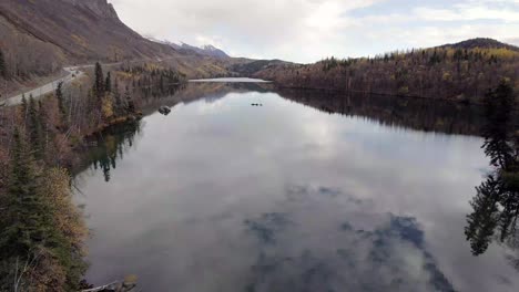 Video-Aéreo-De-4k-30-Fps-De-Lago-Largo-En-Alaska