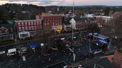 Outdoor-holiday-Christmas-tree-lighting-and-celebration