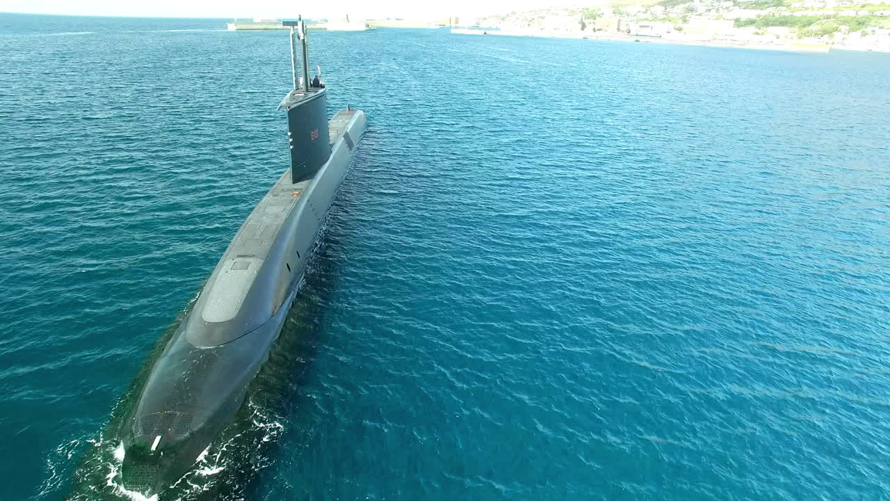 항구로 들어가는 길